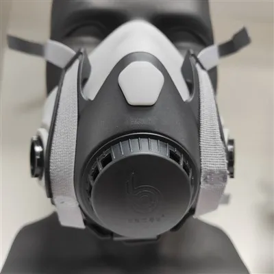 Posso testar a eficácia de uma máscara respiratória semifacial em casa?